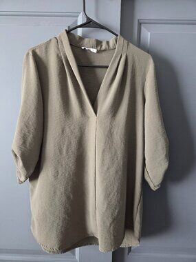 Calvin Klein L Olive Green V Neck 3/4 Sleeve Business Casual Blouse
